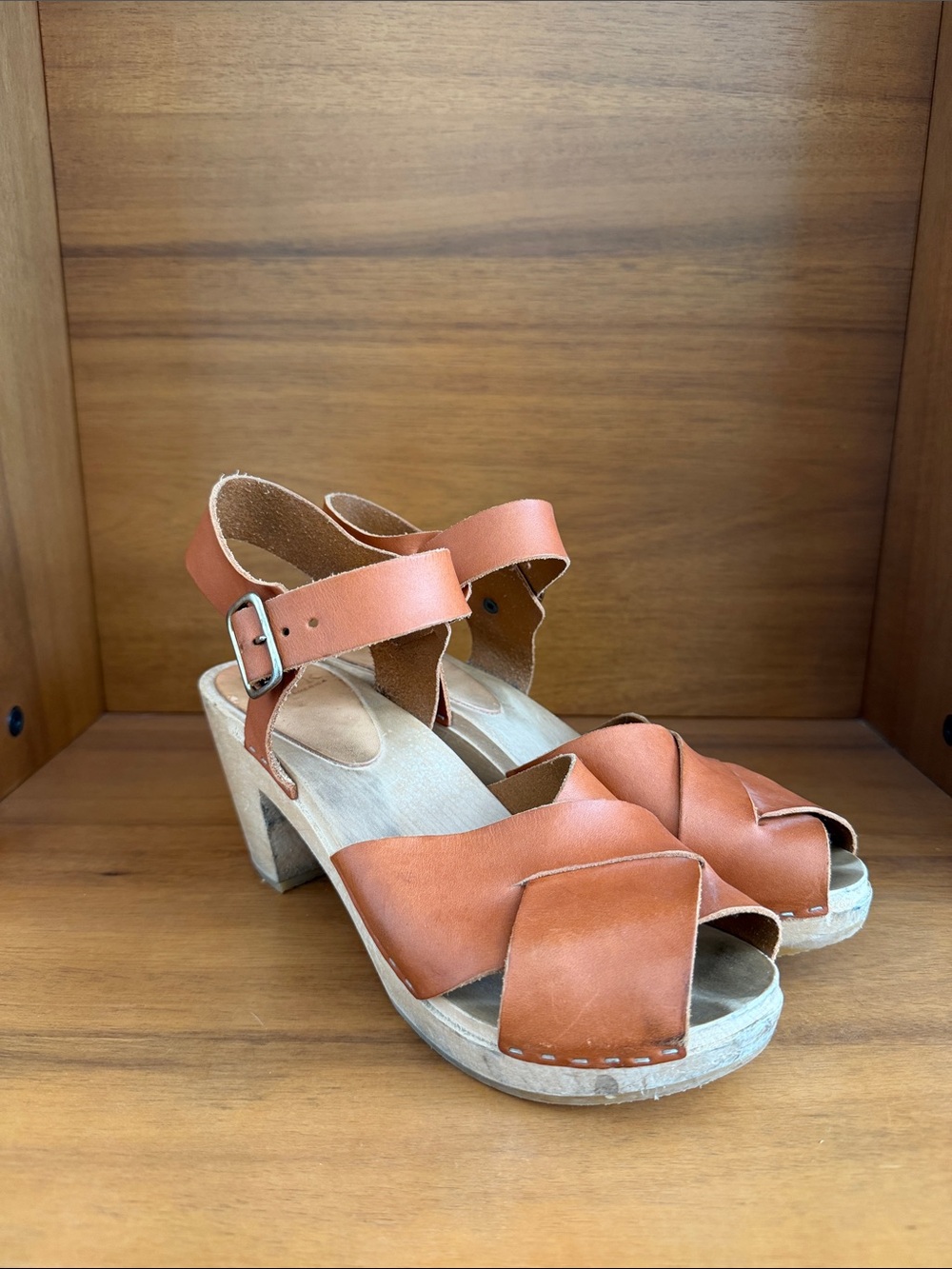 Bryr Whiskey Emma Clog Size 9